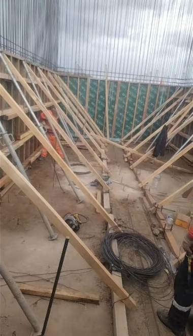 Excavación, zapatas y muros de contención — obra ejecutada por Conjorsac