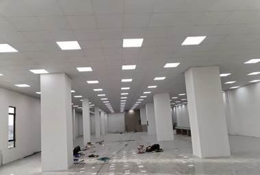 Acabados, falso cielo e iluminación — obra ejecutada por Conjorsac