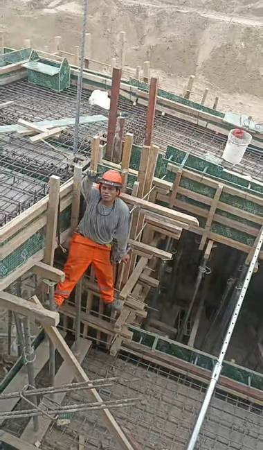 Excavación, zapatas y muros de contención — obra ejecutada por Conjorsac